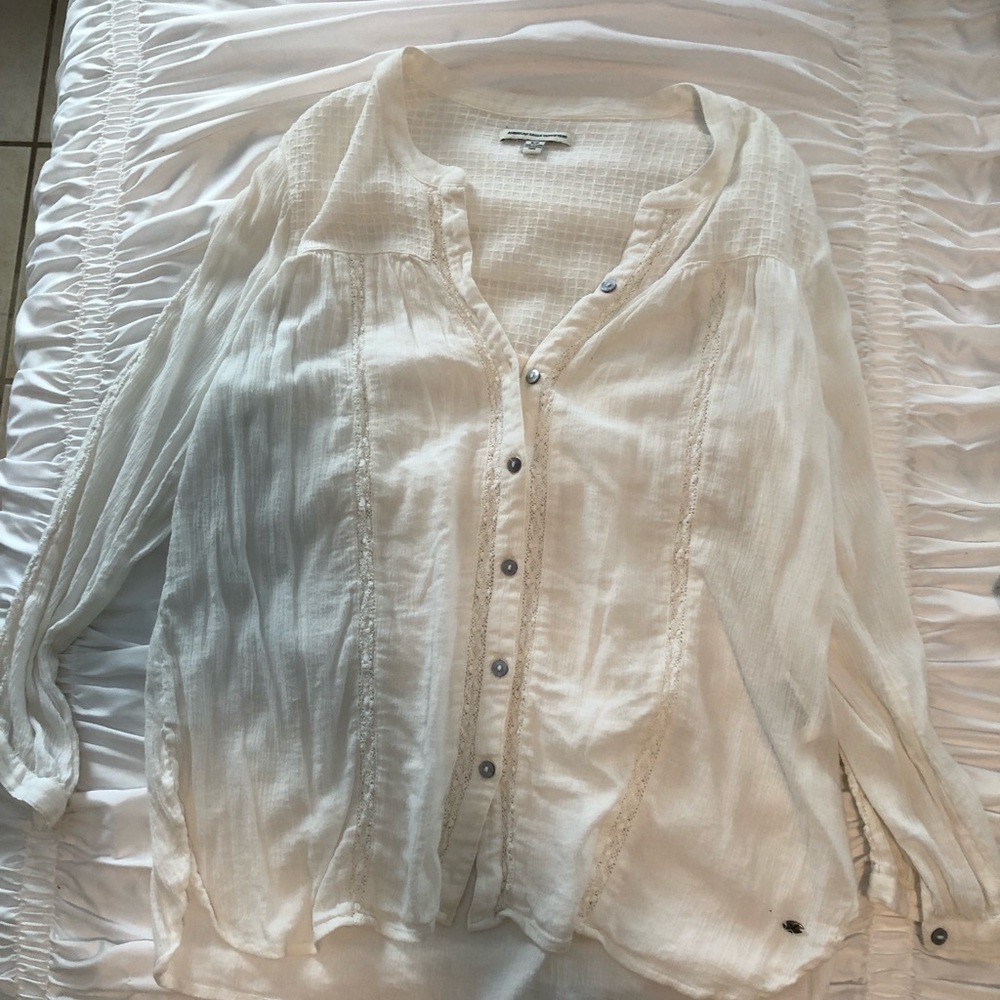White long-sleeve shirt